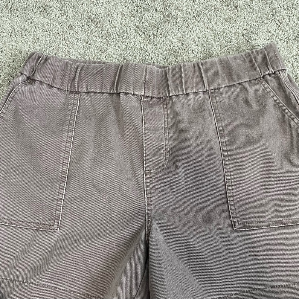 Lee size 14 medium women’s mauve purple shorts w/elastic waistband - Picture 7 of 9